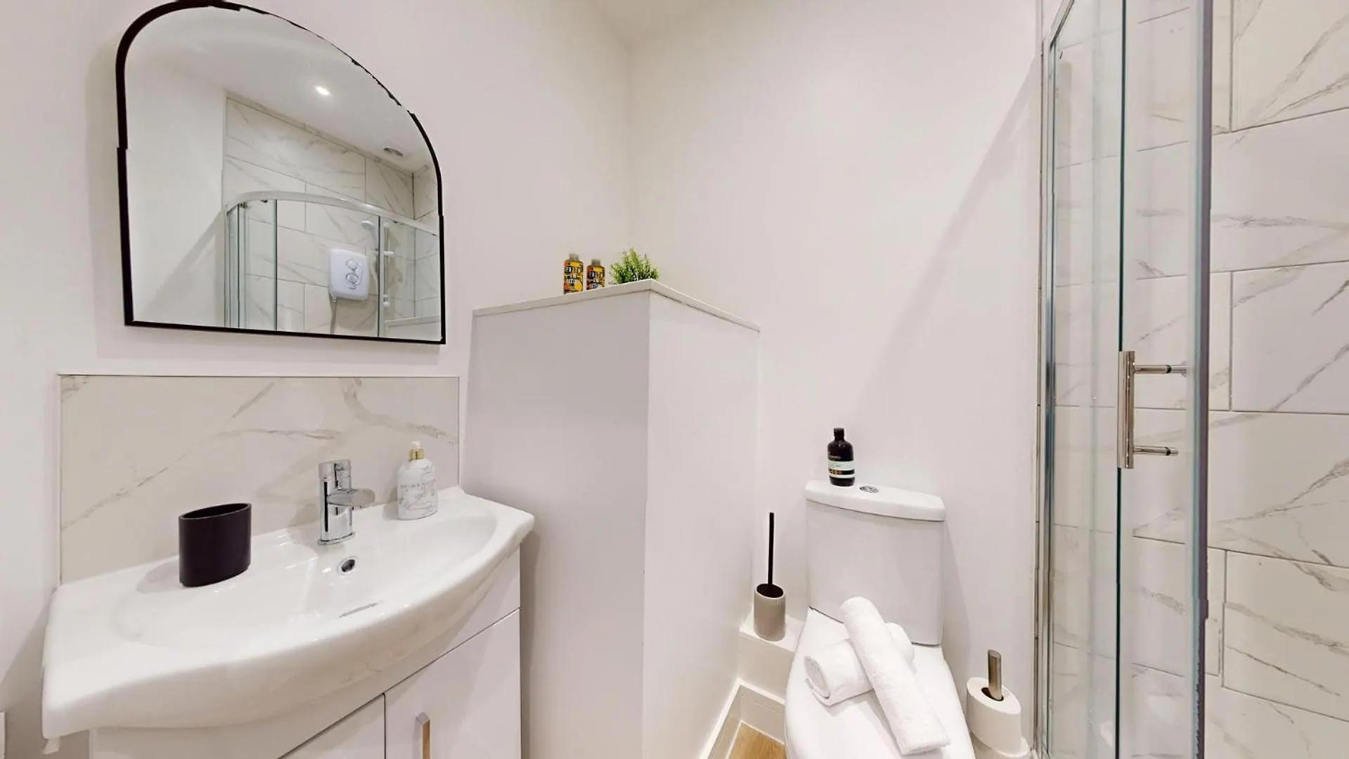 Spacious One Bedroom | Wifi Cardiff 0*,  Velká Británie